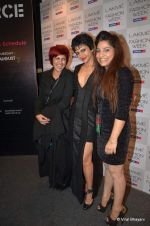 Mandira Bedi at Lakme Fashion Week Day 2 on 4th Aug 2012_1 (88).JPG